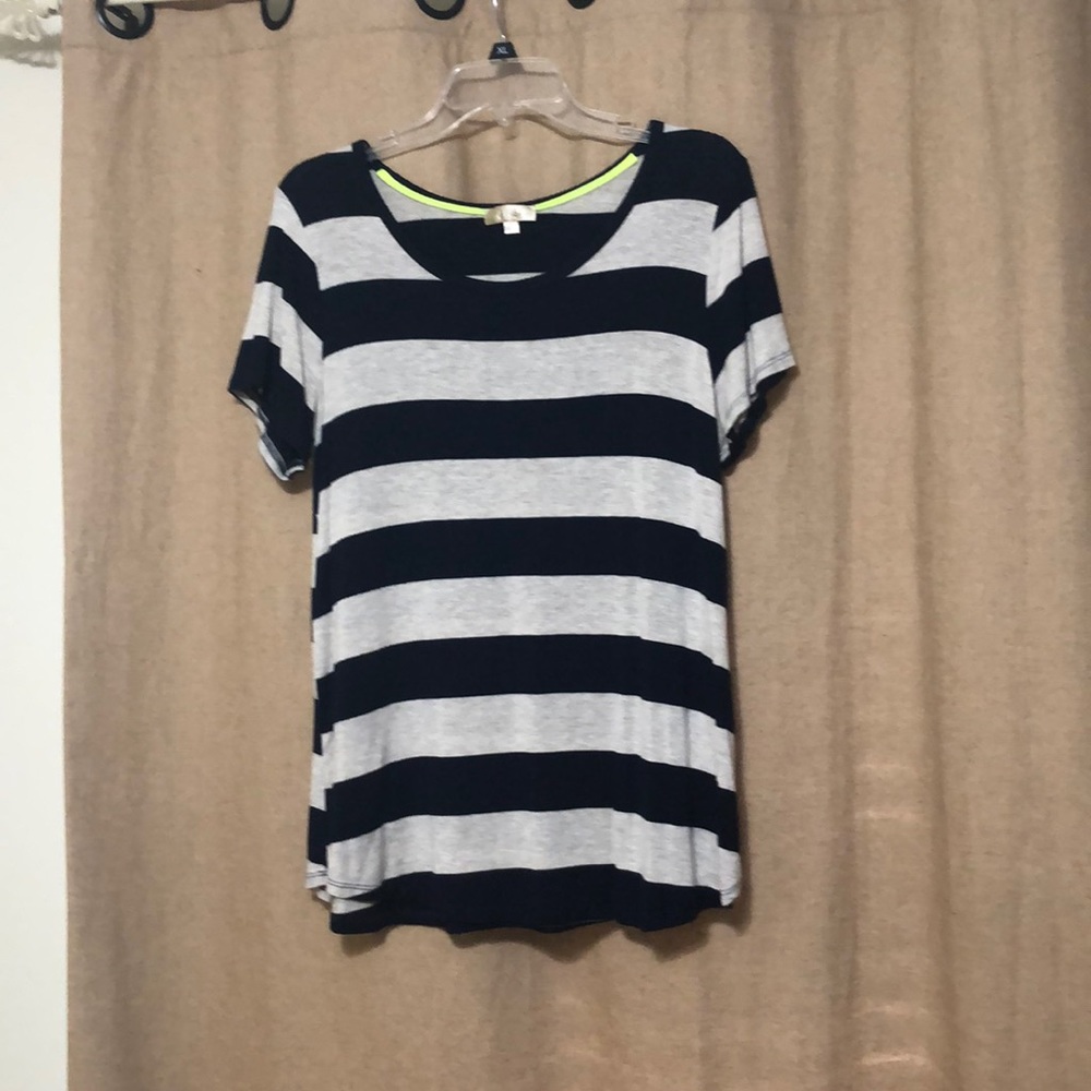 Lavish Navy/Gray Striped Shirt Size Medium